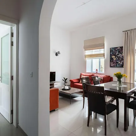 Unique Four Bedroom Townhouse One Minute Away From The Seafront Ferienhaus *