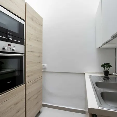 Unique Four Bedroom Townhouse One Minute Away From The Seafront * Sliema