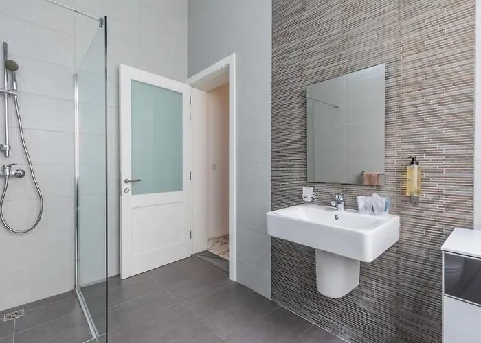 Feriehus Unique Four Bedroom Townhouse One Minute Away From The Seafront *