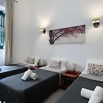 Unique Four Bedroom Townhouse One Minute Away From The Seafront Tatil Evi Sliema