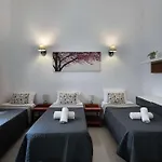 Unique Four Bedroom Townhouse One Minute Away From The Seafront Holiday home *