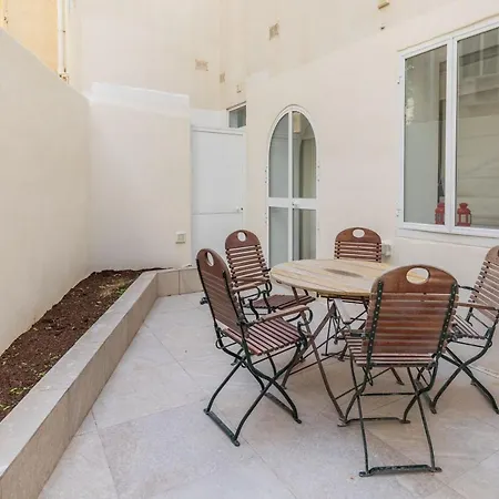Unique Four Bedroom Townhouse One Minute Away From The Seafront Сasa de vacaciones *