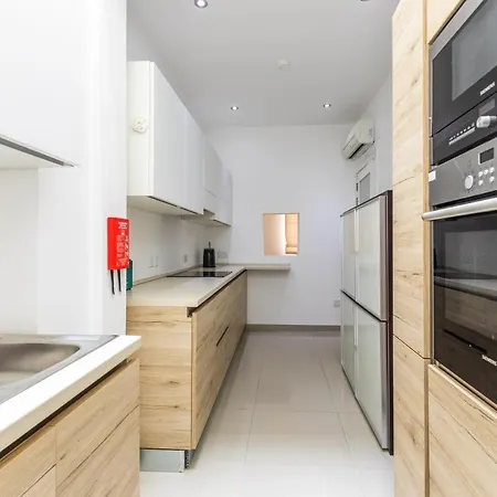 Unique Four Bedroom Townhouse One Minute Away From The Seafront * Sliema