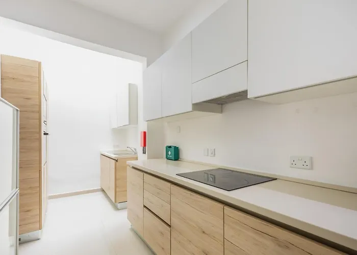 Сasa de vacaciones Unique Four Bedroom Townhouse One Minute Away From The Seafront *