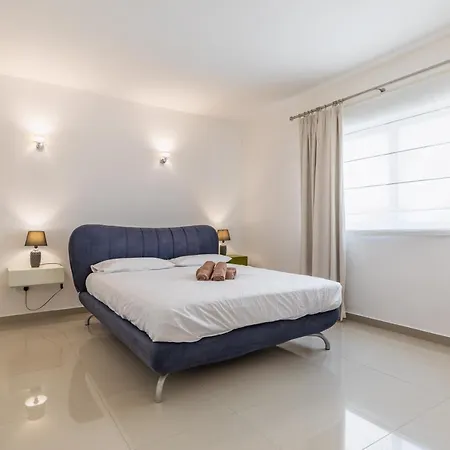 Unique Four Bedroom Townhouse One Minute Away From The Seafront Sliema