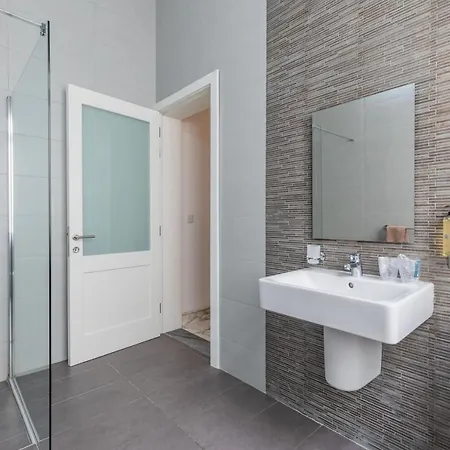 Casa vacanze Unique Four Bedroom Townhouse One Minute Away From The Seafront *