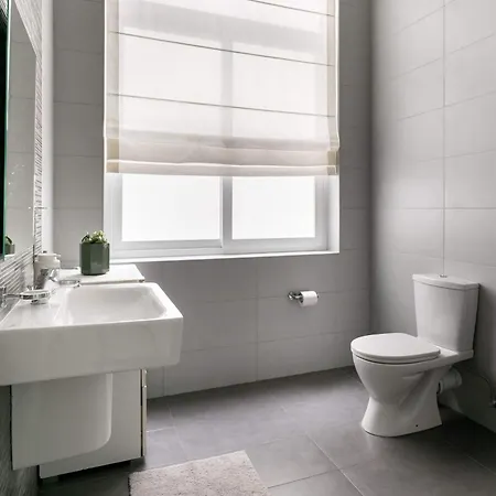 Unique Four Bedroom Townhouse One Minute Away From The Seafront * 슬리에마